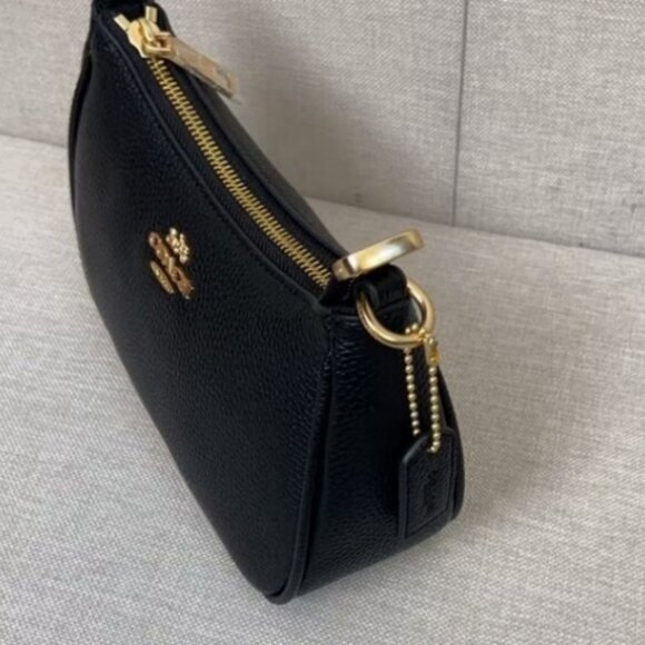 Coach Black Leather Shoulder Bag, Gold Zip Closure - Picture 4 of 8